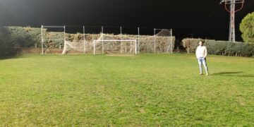 El campo de fútbol 7 de Carrascal de Barregas estrena iluminación