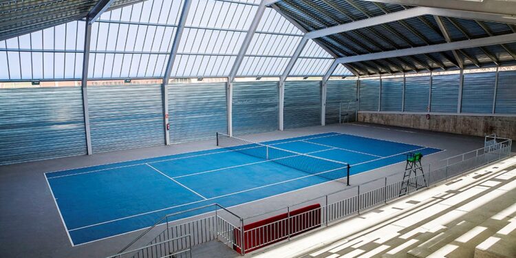 Carbajosa cede la pista de tenis cubierta para la vacunación contra el Covid