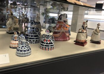 Original exposición de figuras de ‘Las Meninas’ en el Ayuntamiento