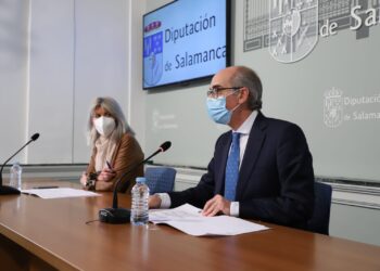 La Diputación renueva el servicio de Ayuda a Domicilio por 14,6 millones y con una mejora de las condiciones laborales para los 415 trabajadores