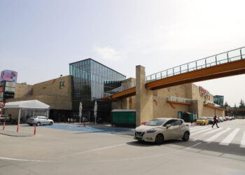 El Centro Comercial el Tormes abre sus establecimientos al completo