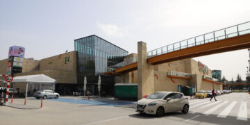 El Centro Comercial el Tormes abre sus establecimientos al completo