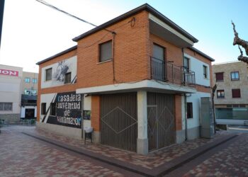 El derribo del edificio del antiguo Ayuntamiento dejará diáfanos los 1.000 metros de la plaza de la Constitución