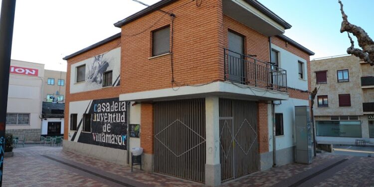 El derribo del edificio del antiguo Ayuntamiento dejará diáfanos los 1.000 metros de la plaza de la Constitución