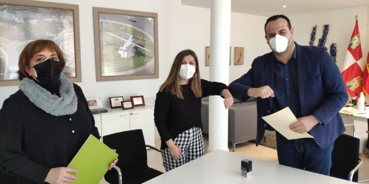 Ayuntamiento y Adsis unidos para la integración de personas en riesgo de exclusión