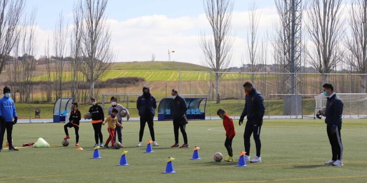 Gimnasia para mayores, zumba y fútbol senior femenino, las nuevas propuestas de ‘Carbajosa Move On’