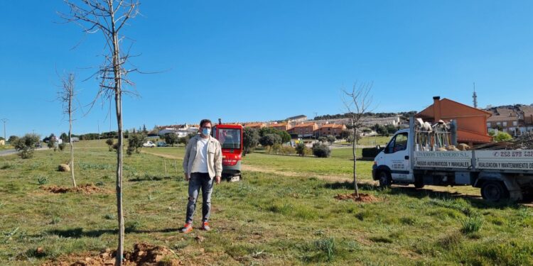 Los niños de Carrascal de Barregas apadrinarán un árbol