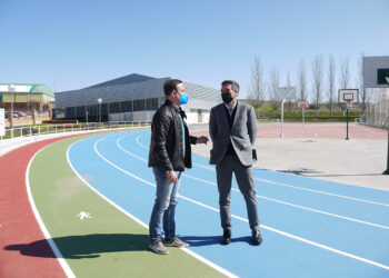 Los torneos de fútbol y baloncesto para niños y jóvenes inician el programa ‘Carbajosa Move On’ para practicar deporte al aire libre