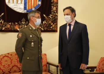 El alcalde recibe al general jefe del Mando de Ingenieros