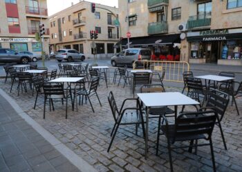 Consenso entre hosteleros y Ayuntamiento para regular el establecimiento de las terrazas y su horario de apertura