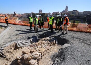 Las laderas del Cerro de San Vicente se convertirán en un gran parque arqueológico con recorridos señalizados en una nueva ruta turística
