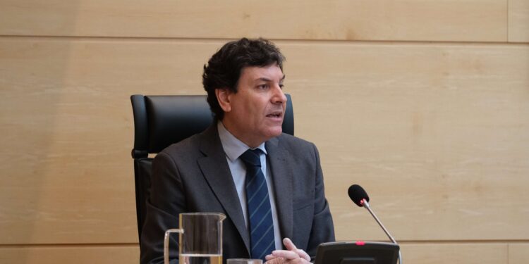 La Junta pide a la ministra de Hacienda un reparto «justo» de las ayudas directas a las empresas