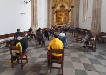 Los policías locales y voluntarios de Protección Civil del alfoz reciben la primera dosis de la vacuna