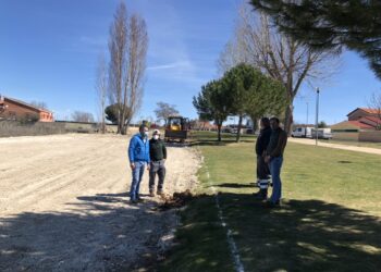 Los aficionados estrenarán las primeras pistas de petanca del municipio en abril