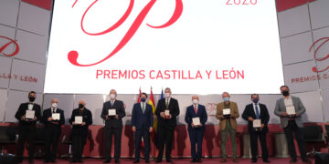 Medalla de Oro para De los Mozos por su trayectoria y compromiso en la industria de la automoción