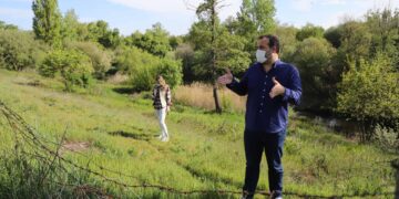 Santa Marta recupera dos hectáreas de zona verde junto al río Tormes