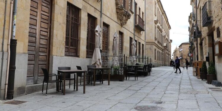 El Consistorio agiliza la limpieza de los sumideros para mejorar la red de alcantarillado