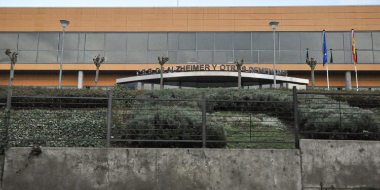 La subdelegada del Gobierno agradece el esfuerzo del CRE de Alzheimer durante la pandemia