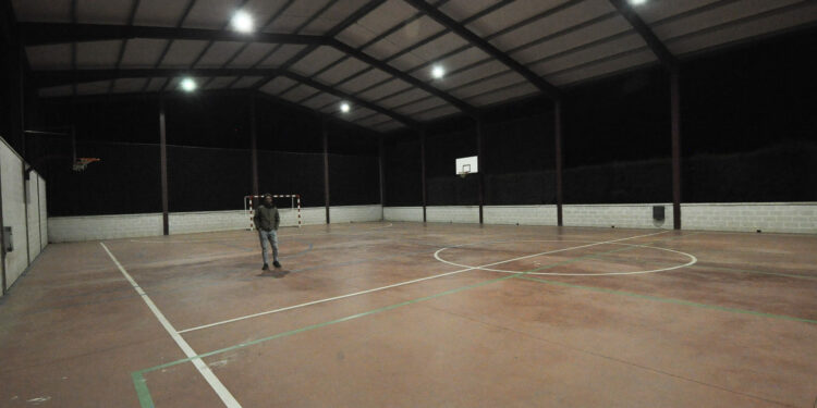 Nueva iluminación para las instalaciones de la pista cubierta
