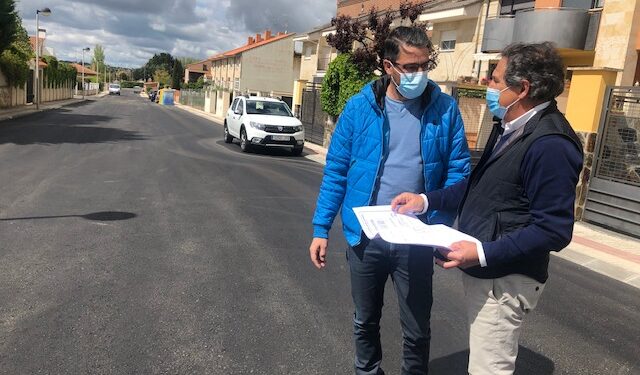 Comienza el plan de asfaltado y mejora de los accesos y las calles de las urbanizaciones
