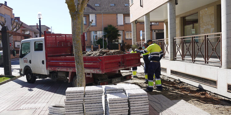 El nuevo servicio de mantenimiento y reparación garantiza el buen estado de las vías públicas de Carbajosa