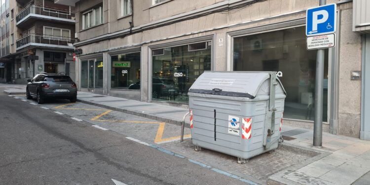 El PSOE pide al Ayuntamiento que paralice las sanciones impuestas a las personas con movilidad reducida del alfoz por aparcar en zona ORA