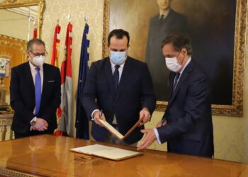 Santa Marta pondrá en marcha el servicio de grúa para la retirada de los vehículos mal estacionados