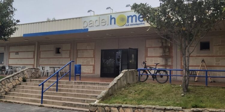 Carmen Goenaga, campeona en júnior femenino, y Javier Merino, subcampeón en alevín masculino, completan el podio local en el Nacional de Pádel de Menores.