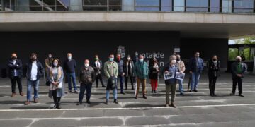 Alcaldes del PSOE se manifiestan en la Delegación Territorial de la Junta por una vacunación justa en el medio rural