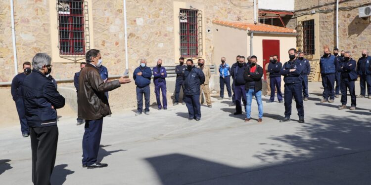 El alcalde reconoce el paso al frente dado por los trabajadores de Mantenimiento