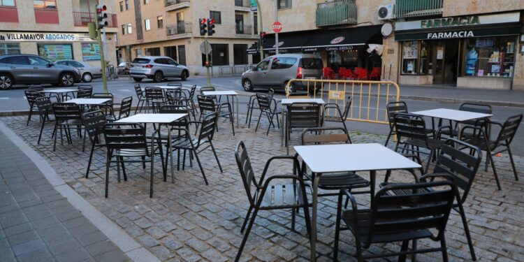 Salamanca, Béjar y Villares cierran el interior de los negocios de hostelería
