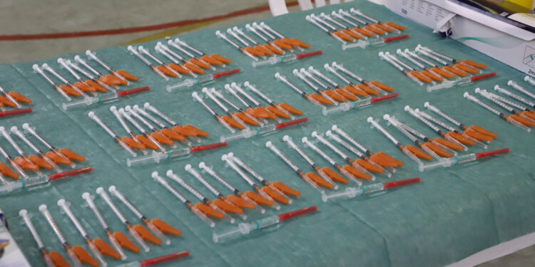 Salamanca recibirá esta semana 16.440 vacunas de Pfizer y AstraZeneca