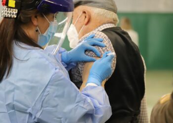 Salamanca recibe hoy 7.100 dosis de AstraZeneca de las 51.800 llegadas a Castilla y León para intensificar la campaña de vacunación