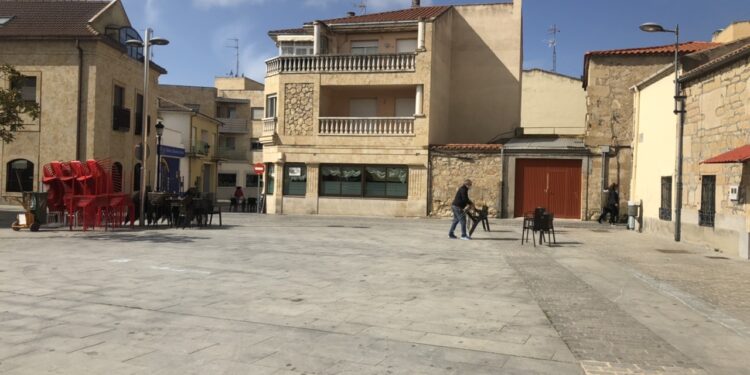 Los bares y restaurantes de Santa Marta, Carbajosa y Villamayor se ‘resienten’ en la primera jornada de las nuevas restricciones