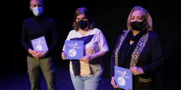 La historia de Tina enseña los valores de igualdad y compañerismo para hacer frente al acoso escolar