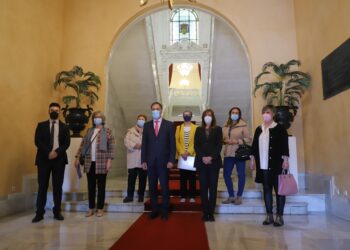 Reconocimiento a los profesionales de enfermería por su trabajo durante la pandemia