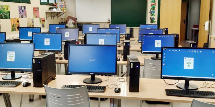 Carbajosa celebra el Día Mundial de Internet con vídeos para promover la accesibilidad y seguridad en la red