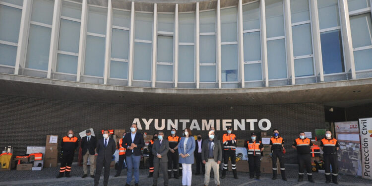 Entrega de material a las agrupaciones de Protección Civil