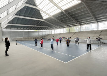 Los mayores vuelven a las clases de gimnasia para mantenerse en forma y llevar una vida saludable