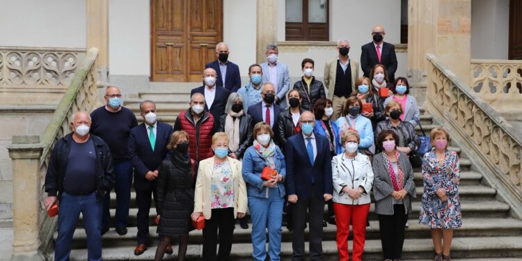 Homenaje de despedida a los 37 trabajadores de la Diputación jubilados el año pasado