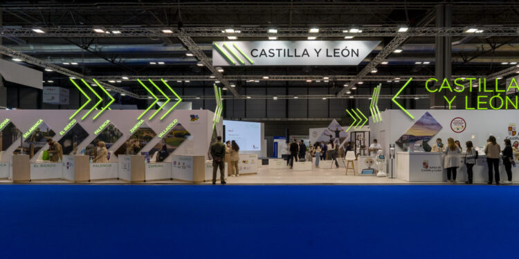 La Junta logra un fuerte impulso a la comercialización de la oferta turística de la región en Fitur