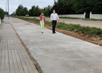 Santa Marta construye casi 1 km de acera desde Las Camilas hasta la urbanización Almendares