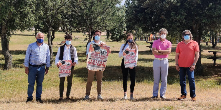 Raquel Martín y ‘Jarocho’ estrenan los festejos taurinos en las fiestas de Carrascal de Barregas