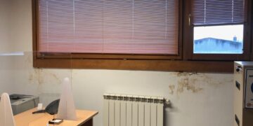 El arreglo de la cubierta solucionará los problemas de filtraciones y goteras en el edificio consistorial