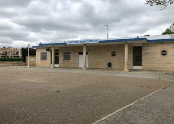 La construcción de las nuevas  instalaciones de las piscinas se retrasa hasta septiembre para no interrumpir la temporada de verano