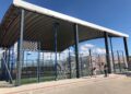 El cerramiento de las pistas de pádel completa las mejoras en las instalaciones deportivas