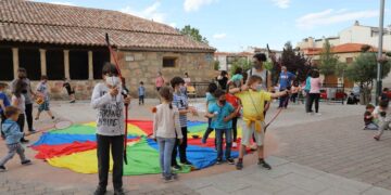 Los niños celebran el Día Internacional del Juego y el 30 aniversario de ‘Ciudad de los Niños’ con actividades al aire libre