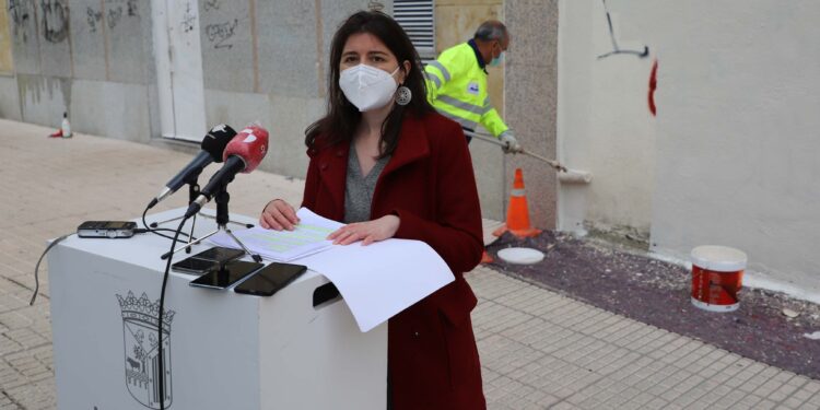 El servicio de limpieza ha eliminado 3.700 pintadas vandálicas desde 2020