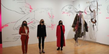 Lorena Amorós expone su obra sobre la falsa naturaleza de la taxidermia en el DA2