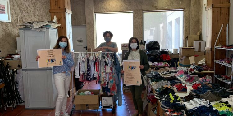 ‘El Roperito’ recupera su actividad presencial con servicio ‘a la demanda’ y cita previa